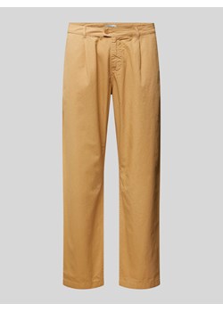 Spodnie o kroju regular fit z zakładkami w pasie i szlufkami na pasek ze sklepu Peek&Cloppenburg  w kategorii Spodnie męskie - zdjęcie 170473157