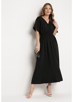 Czarna Sukienka Długa o Rozkloszowanym Fasonie z Kopertowym Dekoltem Saliusa ze sklepu Born2be Odzież w kategorii Sukienki - zdjęcie 170478758
