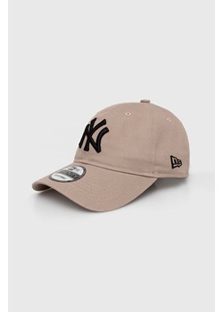 New Era czapka z daszkiem bawełniana kolor beżowy z aplikacją NEW YORK YANKEES ze sklepu PRM w kategorii Czapki z daszkiem męskie - zdjęcie 170503139