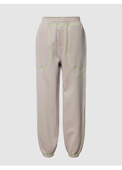 Spodnie dresowe z elastycznym ściągaczem ze sklepu Peek&Cloppenburg  w kategorii Spodnie damskie - zdjęcie 170512187