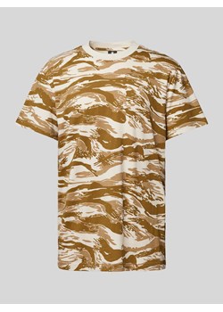 T-shirt ze wzorem moro model ‘Tiger’ ze sklepu Peek&Cloppenburg  w kategorii T-shirty męskie - zdjęcie 170512796