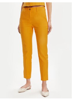 Marella Spodnie materiałowe Oceania 2413131062 Pomarańczowy Regular Fit ze sklepu MODIVO w kategorii Spodnie damskie - zdjęcie 170518758