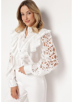 Biała Koszula Ażurowa ze Stójką w Stylu Retro Radinca ze sklepu Born2be Odzież w kategorii Koszule damskie - zdjęcie 170528655