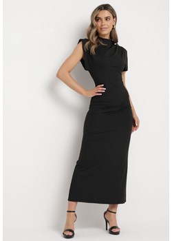 Czarna Dopasowana Sukienka Maxi z Podkreślonymi Ramionami i Rozcięciami Sancja ze sklepu Born2be Odzież w kategorii Sukienki - zdjęcie 170528786