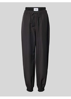 Spodnie dresowe z podwójną talią i naszywką z logo ze sklepu Peek&Cloppenburg  w kategorii Spodnie damskie - zdjęcie 170530155