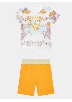 Guess Komplet t-shirt i spodenki N4GG00 K8HM3 Pomarańczowy Regular Fit ze sklepu MODIVO w kategorii Komplety chłopięce - zdjęcie 170544106