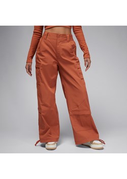 Damskie grube spodnie Jordan Chicago - Różowy ze sklepu Nike poland w kategorii Spodnie damskie - zdjęcie 170550167