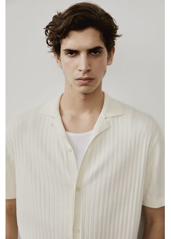 H & M - Dzianinowa koszula z krótkim rękawem Regular Fit - Beżowy ze sklepu H&M w kategorii Koszule męskie - zdjęcie 170550505