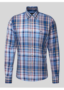 Koszula casualowa o kroju slim fit w szkocką kratę ze sklepu Peek&Cloppenburg  w kategorii Koszule męskie - zdjęcie 170552217