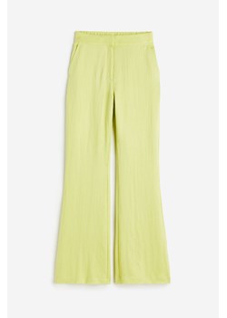 H & M - Rozszerzane spodnie z wiskozy - Zielony ze sklepu H&M w kategorii Spodnie damskie - zdjęcie 170568676