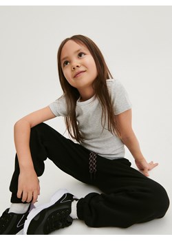 Reserved - Spodnie dresowe jogger - czarny ze sklepu Reserved w kategorii Spodnie chłopięce - zdjęcie 170570477