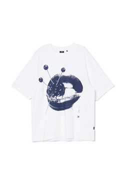 Cropp - Kremowy t-shirt comfort z nadrukiem - kremowy ze sklepu Cropp w kategorii T-shirty męskie - zdjęcie 170572718