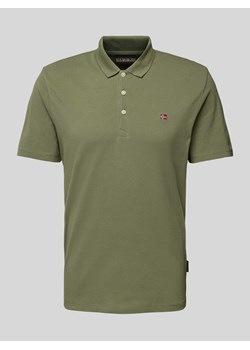 Koszulka polo o kroju slim fit z wyhaftowanym logo model ‘EALIS’ ze sklepu Peek&Cloppenburg  w kategorii T-shirty męskie - zdjęcie 170573875