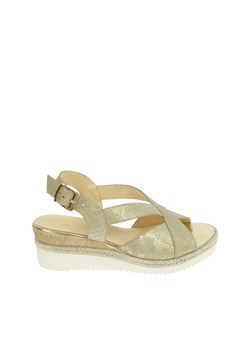 Złote sandałki na niskiej koturnie ze sklepu Laura Messi w kategorii Sandały damskie - zdjęcie 170575638