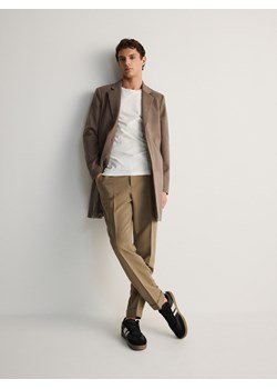 Reserved - Klasyczny płaszcz - brązowy ze sklepu Reserved w kategorii Płaszcze męskie - zdjęcie 170576948
