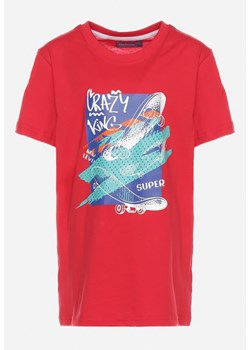 Czerwona Bawełniana Koszulka z Nadrukowaną Aplikacją na Przodzie Quelitta ze sklepu Born2be Odzież w kategorii T-shirty chłopięce - zdjęcie 170580417
