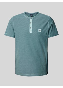 T-shirt z dekoltem serafino ze sklepu Peek&Cloppenburg  w kategorii T-shirty męskie - zdjęcie 170581438