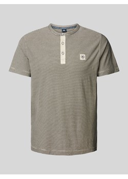 T-shirt z dekoltem serafino ze sklepu Peek&Cloppenburg  w kategorii T-shirty męskie - zdjęcie 170581537