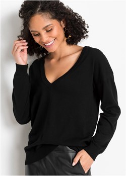 Sweter z dekoltem w serek oversize ze sklepu bonprix w kategorii Swetry damskie - zdjęcie 170593665