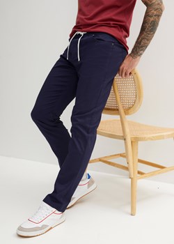 Spodnie w wygodnym fasonie z gumką w talii, Regular Fit Straight ze sklepu bonprix w kategorii Spodnie męskie - zdjęcie 170604139