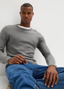 Sweter w wygodnym fasonie ze sklepu bonprix w kategorii Swetry męskie - zdjęcie 170605718