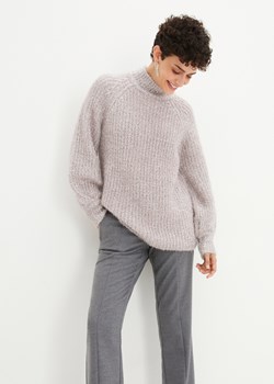 "Sweter z przędzy ""piórkowej""" ze sklepu bonprix w kategorii Swetry damskie - zdjęcie 170608415