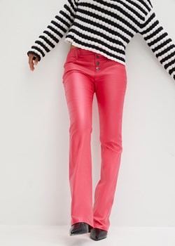 Spodnie dzwony ze sztucznej skóry ze sklepu bonprix w kategorii Spodnie damskie - zdjęcie 170610509