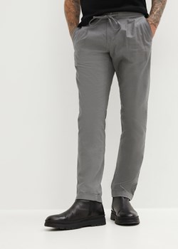 Spodnie chino Regular Fit Tapered z zakładkami poniżej paska w talii, z materiału z domieszką lnu ze sklepu bonprix w kategorii Spodnie męskie - zdjęcie 170612046