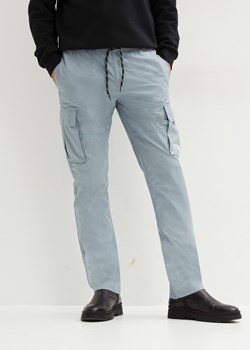 Spodnie bojówki z gumką w talii Regular Fit Straight ze sklepu bonprix w kategorii Spodnie męskie - zdjęcie 170612148