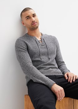 Sweter ze sznurowaniem ze sklepu bonprix w kategorii Swetry męskie - zdjęcie 170614505