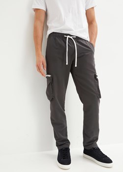 Spodnie bojówki Regular Fit z poliestru z recyklingu, Straight ze sklepu bonprix w kategorii Spodnie męskie - zdjęcie 170615758