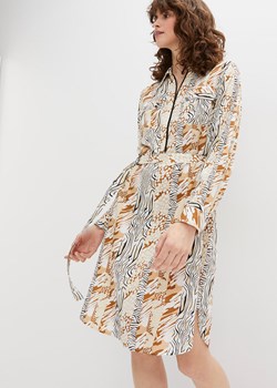 Sukienka koszulowa z paskiem ze sklepu bonprix w kategorii Sukienki - zdjęcie 170622408
