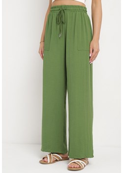 Zielone Spodnie z Prostą Nogawką i Kieszeniami oraz Sznurkiem w Talii Qulai ze sklepu Born2be Odzież w kategorii Spodnie damskie - zdjęcie 170628175
