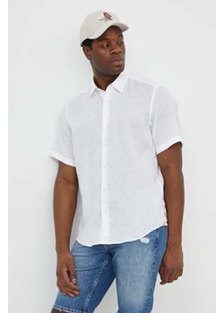 BOSS koszula lniana kolor biały regular z kołnierzykiem klasycznym ze sklepu ANSWEAR.com w kategorii Koszule męskie - zdjęcie 170632605