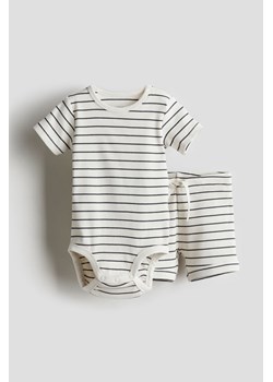 H & M - Bawełniany komplet w prążki 2-częściowy - Beżowy ze sklepu H&M w kategorii Komplety niemowlęce - zdjęcie 170636727