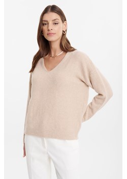 Sweter damski w serek - Greenpoint - beżowy ze sklepu 5.10.15 w kategorii Swetry damskie - zdjęcie 170642027