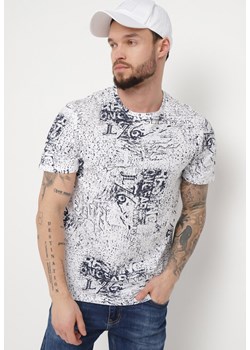 Biała Koszulka Bawełniana w Abstrakcyjny Wzór Sariella ze sklepu Born2be Odzież w kategorii T-shirty męskie - zdjęcie 170646459