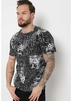 Czarna Koszulka Bawełniana w Abstrakcyjny Wzór Sariella ze sklepu Born2be Odzież w kategorii T-shirty męskie - zdjęcie 170646465