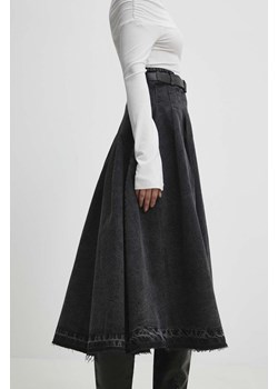Answear Lab spódnica jeansowa kolor czarny midi rozkloszowana ze sklepu ANSWEAR.com w kategorii Spódnice - zdjęcie 170657385