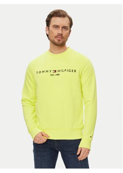 Tommy Hilfiger Bluza Logo MW0MW11596 Żółty Regular Fit ze sklepu MODIVO w kategorii Bluzy męskie - zdjęcie 170659506