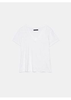 Mohito - Biały t-shirt z dekoltem V - biały ze sklepu Mohito w kategorii Bluzki damskie - zdjęcie 170686606