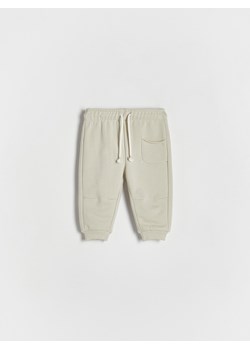 Reserved - Spodnie dresowe oversize - jasnozielony ze sklepu Reserved w kategorii Spodnie i półśpiochy - zdjęcie 170687255