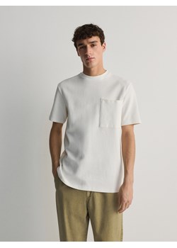 Reserved - T-shirt comfort z kieszonką - złamana biel ze sklepu Reserved w kategorii T-shirty męskie - zdjęcie 170687546
