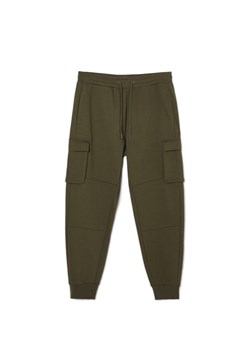 Cropp - Ciemnozielone joggery cargo - zielony ze sklepu Cropp w kategorii Spodnie męskie - zdjęcie 170707458