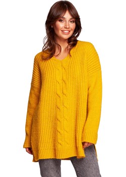 Długi wełniany sweter z dekoltem i rozcięciami miodowy BK087, Kolor miodowy, Rozmiar L/XL, BeWear ze sklepu Primodo w kategorii Swetry damskie - zdjęcie 170718197