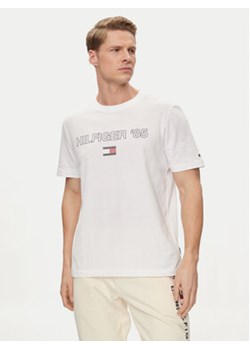 Tommy Hilfiger T-Shirt 85' MW0MW34427 Biały Regular Fit ze sklepu MODIVO w kategorii T-shirty męskie - zdjęcie 170726285