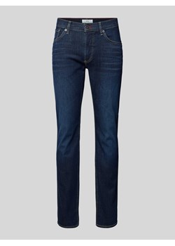 Jeansy o kroju straight fit z naszywką z logo model ‘CHUCK’ ze sklepu Peek&Cloppenburg  w kategorii Jeansy męskie - zdjęcie 170726966
