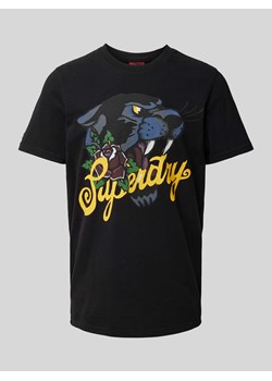T-shirt z nadrukiem z motywem i napisem model ‘TATTOO SCRIPT’ ze sklepu Peek&Cloppenburg  w kategorii T-shirty męskie - zdjęcie 170727418