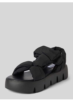 Sandały na platformie w jednolitym kolorze model ‘BONKERS’ ze sklepu Peek&Cloppenburg  w kategorii Sandały damskie - zdjęcie 170729486