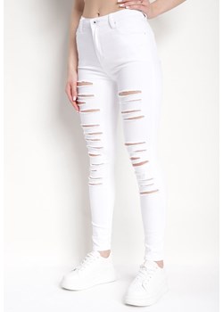 Białe Jeansy Skinny Ozdobione Dziurami z Przodu Aeniala ze sklepu Born2be Odzież w kategorii Jeansy damskie - zdjęcie 170735907